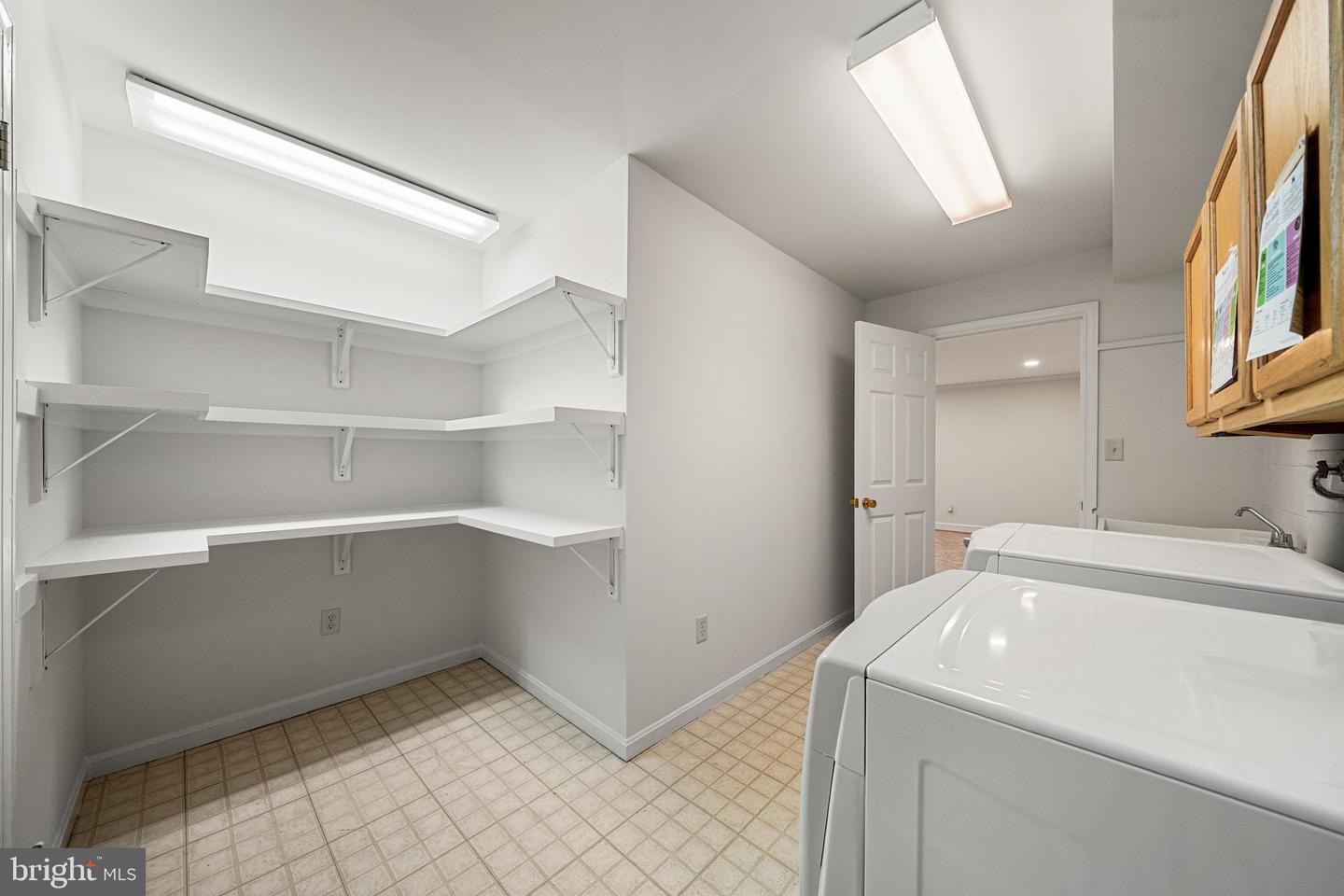 8311 CHAPEL LAKE CT, ANNANDALE, Virginia 22003, 5 Bedrooms Bedrooms, ,3 BathroomsBathrooms,Residential,For sale,8311 CHAPEL LAKE CT,VAFX2290376 MLS # VAFX2290376