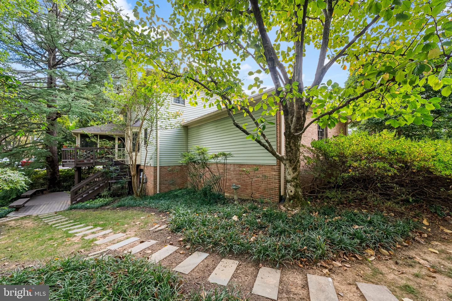 8311 CHAPEL LAKE CT, ANNANDALE, Virginia 22003, 5 Bedrooms Bedrooms, ,3 BathroomsBathrooms,Residential,For sale,8311 CHAPEL LAKE CT,VAFX2290376 MLS # VAFX2290376