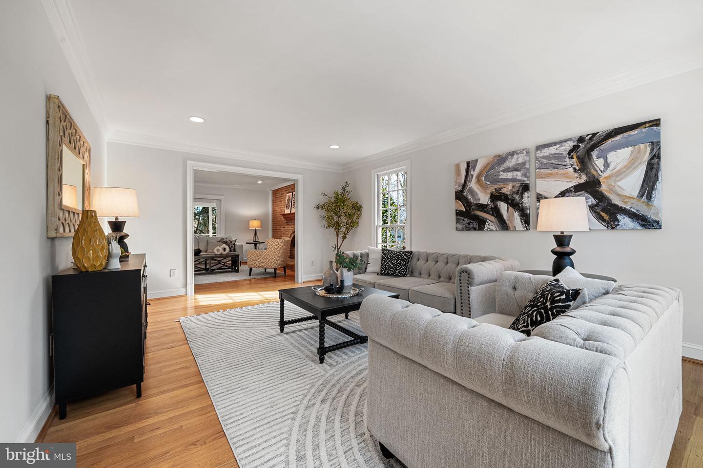 8311 CHAPEL LAKE CT, ANNANDALE, Virginia 22003, 5 Bedrooms Bedrooms, ,3 BathroomsBathrooms,Residential,For sale,8311 CHAPEL LAKE CT,VAFX2290376 MLS # VAFX2290376