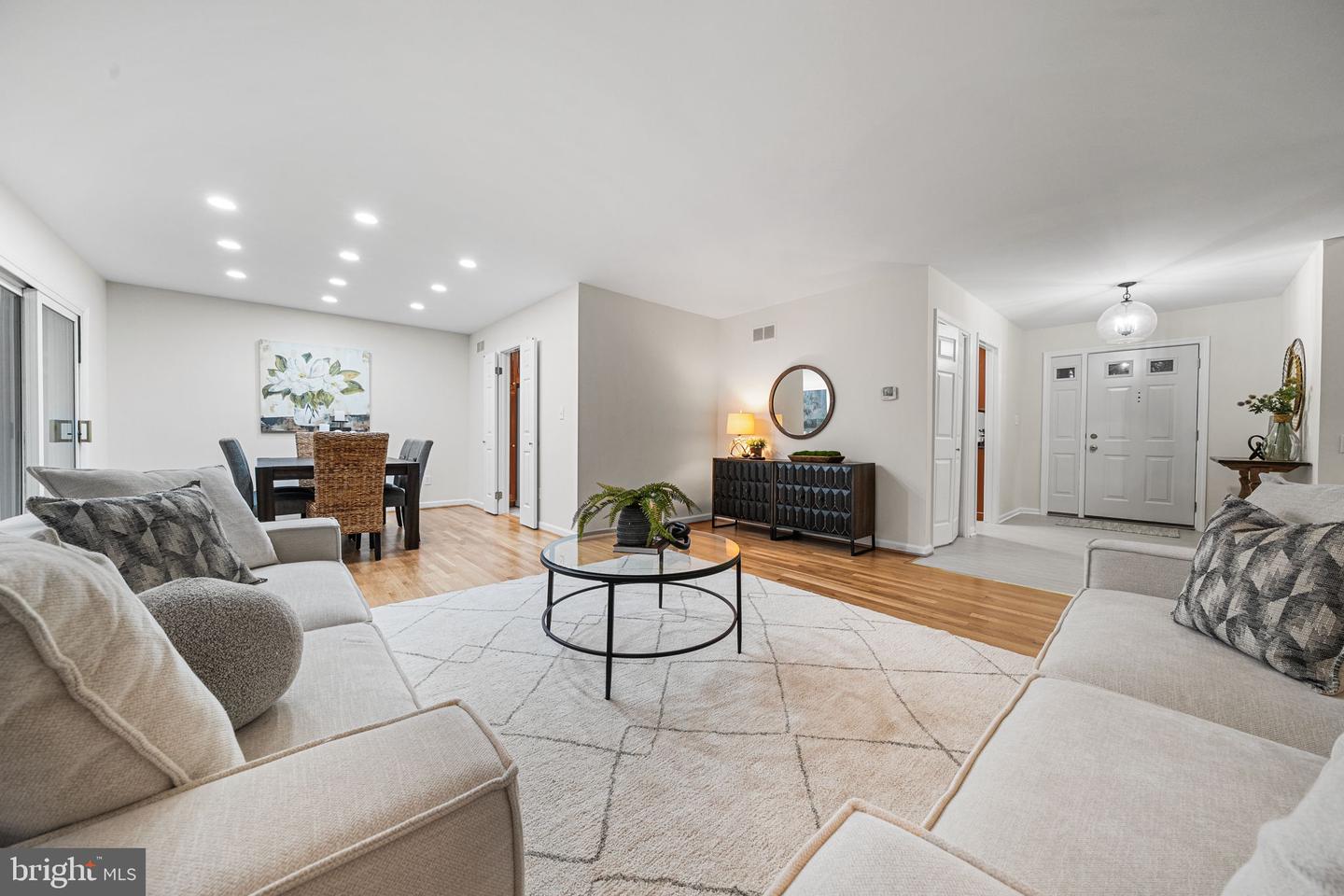 6627 KENNEDY LN, FALLS CHURCH, Virginia 22042, 4 Bedrooms Bedrooms, ,3 BathroomsBathrooms,Residential,For sale,6627 KENNEDY LN,VAFX2290388 MLS # VAFX2290388