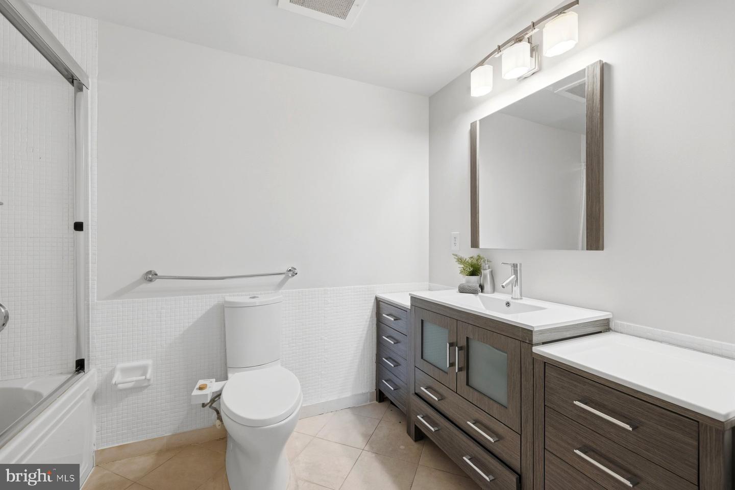 2750 14TH ST NW #603, WASHINGTON, District Of Columbia 20009, 3 Bedrooms Bedrooms, ,2 BathroomsBathrooms,Residential,For sale,2750 14TH ST NW #603,DCDC2246074 MLS # DCDC2246074