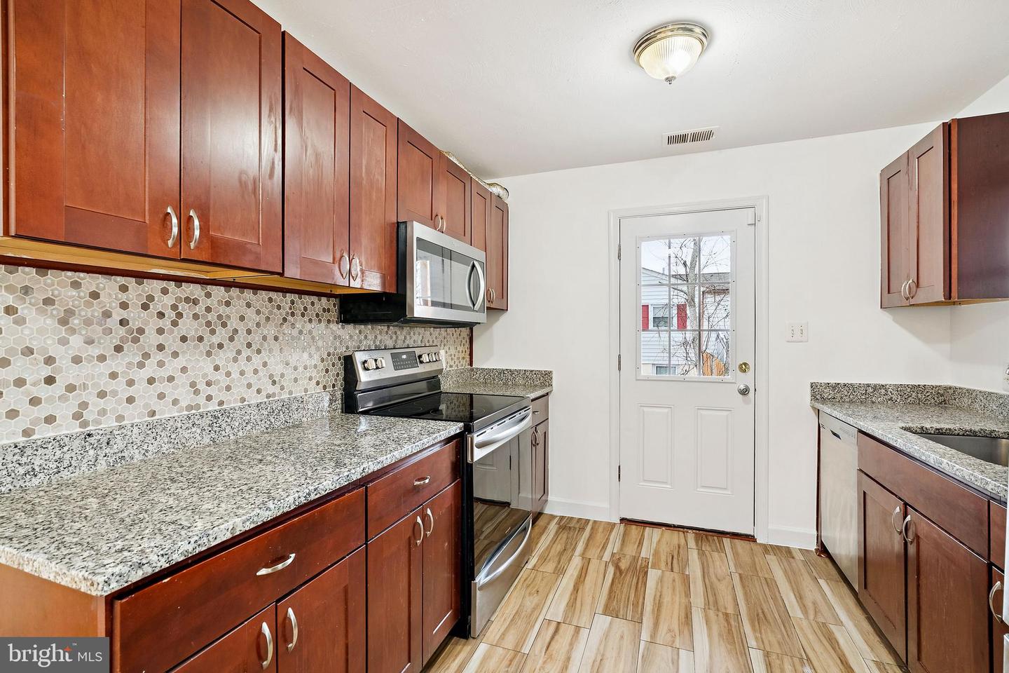 14508 FULLERTON RD, WOODBRIDGE, Virginia 22193, 4 Bedrooms Bedrooms, ,2 BathroomsBathrooms,Residential,For sale,14508 FULLERTON RD,VAPW2112472 MLS # VAPW2112472