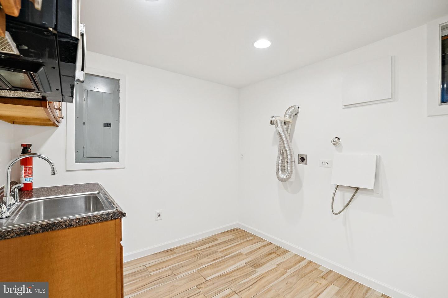 14508 FULLERTON RD, WOODBRIDGE, Virginia 22193, 4 Bedrooms Bedrooms, ,2 BathroomsBathrooms,Residential,For sale,14508 FULLERTON RD,VAPW2112472 MLS # VAPW2112472