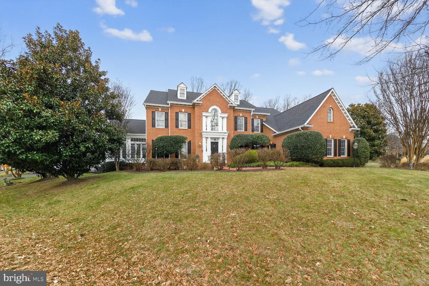 11588 CEDAR CHASE RD, HERNDON, Virginia 20170, 5 Bedrooms Bedrooms, ,5 BathroomsBathrooms,Residential,For sale,11588 CEDAR CHASE RD,VAFX2291088 MLS # VAFX2291088