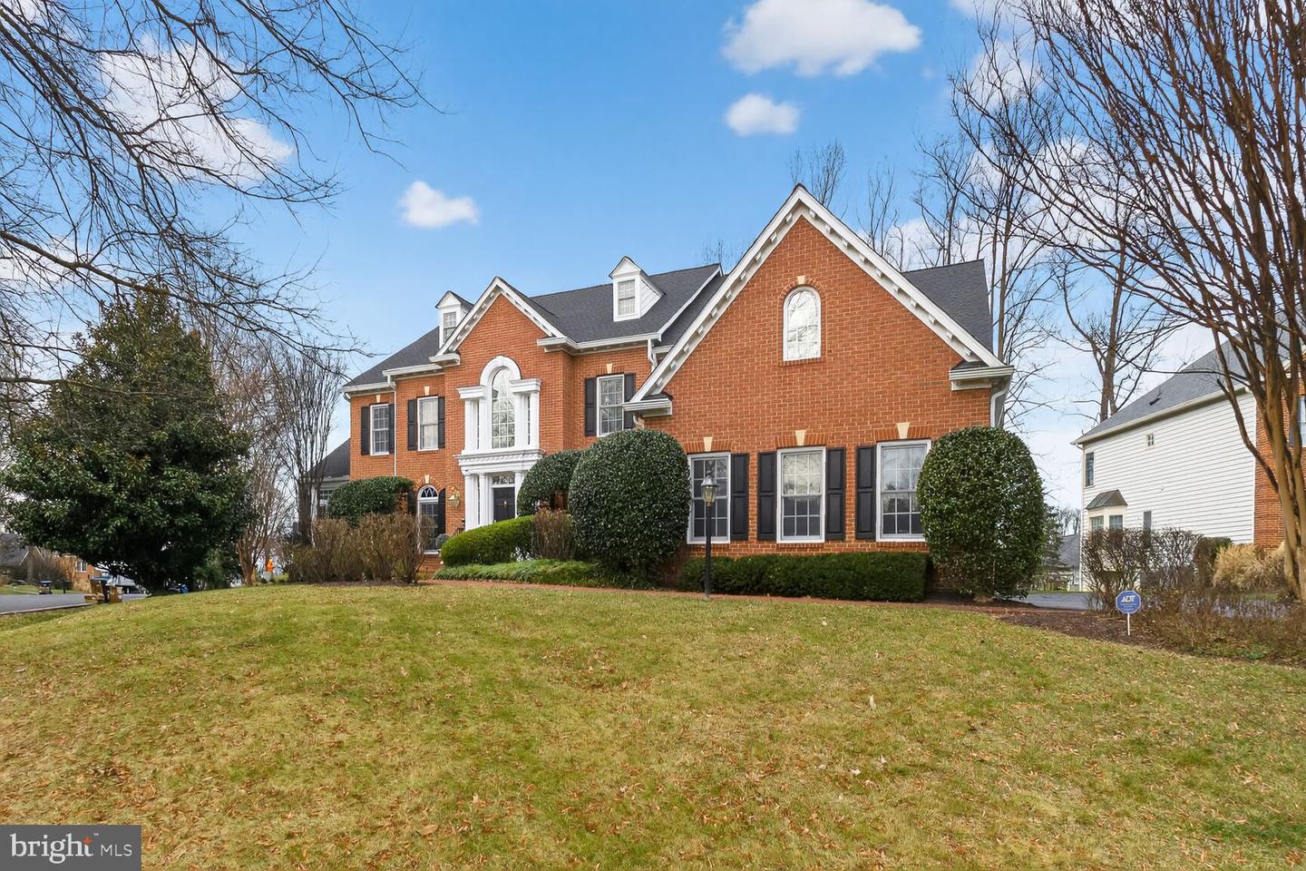 11588 CEDAR CHASE RD, HERNDON, Virginia 20170, 5 Bedrooms Bedrooms, ,5 BathroomsBathrooms,Residential,For sale,11588 CEDAR CHASE RD,VAFX2291088 MLS # VAFX2291088