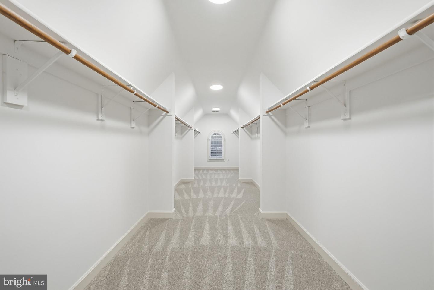 11588 CEDAR CHASE RD, HERNDON, Virginia 20170, 5 Bedrooms Bedrooms, ,5 BathroomsBathrooms,Residential,For sale,11588 CEDAR CHASE RD,VAFX2291088 MLS # VAFX2291088