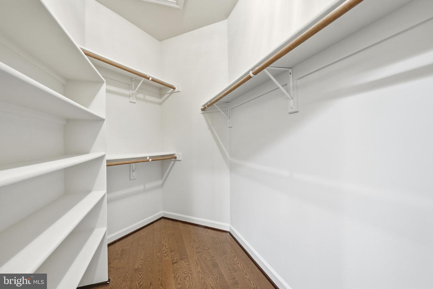 11588 CEDAR CHASE RD, HERNDON, Virginia 20170, 5 Bedrooms Bedrooms, ,5 BathroomsBathrooms,Residential,For sale,11588 CEDAR CHASE RD,VAFX2291088 MLS # VAFX2291088