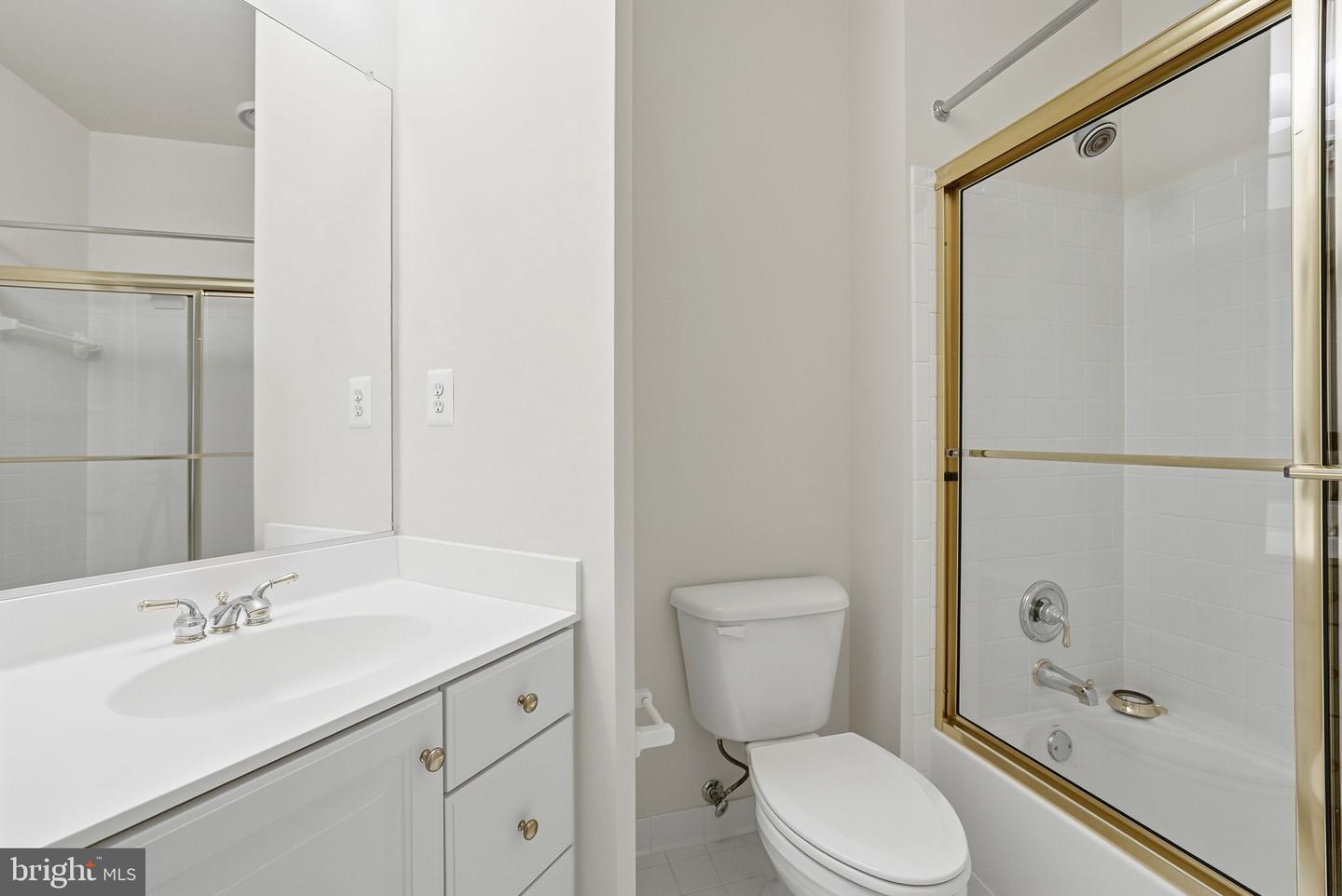 11588 CEDAR CHASE RD, HERNDON, Virginia 20170, 5 Bedrooms Bedrooms, ,5 BathroomsBathrooms,Residential,For sale,11588 CEDAR CHASE RD,VAFX2291088 MLS # VAFX2291088