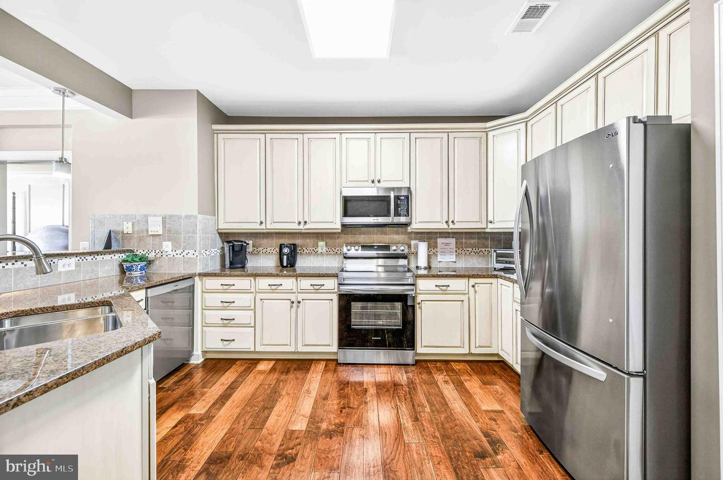 15251 ROYAL CREST DR #103, HAYMARKET, Virginia 20169, 2 Bedrooms Bedrooms, ,2 BathroomsBathrooms,Residential,For sale,15251 ROYAL CREST DR #103,VAPW2112500 MLS # VAPW2112500