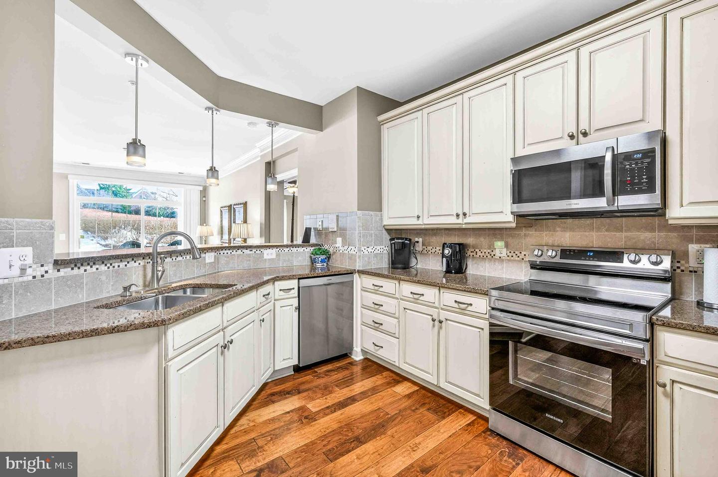 15251 ROYAL CREST DR #103, HAYMARKET, Virginia 20169, 2 Bedrooms Bedrooms, ,2 BathroomsBathrooms,Residential,For sale,15251 ROYAL CREST DR #103,VAPW2112500 MLS # VAPW2112500