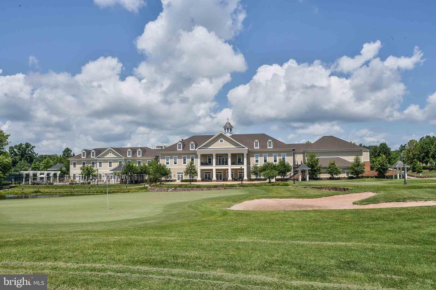 15251 ROYAL CREST DR #103, HAYMARKET, Virginia 20169, 2 Bedrooms Bedrooms, ,2 BathroomsBathrooms,Residential,For sale,15251 ROYAL CREST DR #103,VAPW2112500 MLS # VAPW2112500