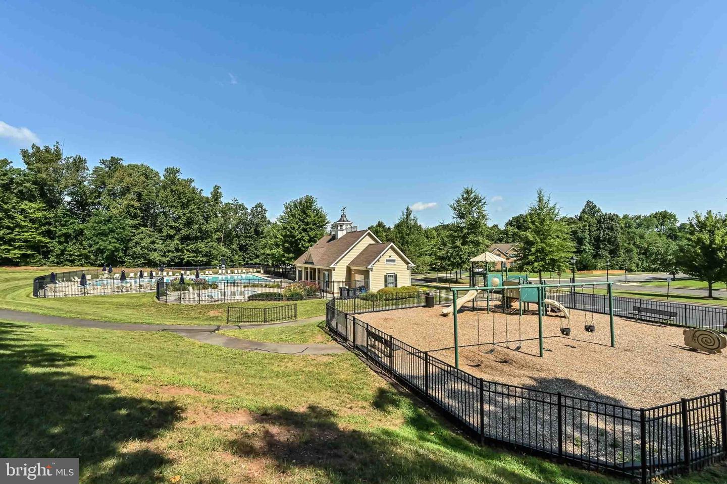 15251 ROYAL CREST DR #103, HAYMARKET, Virginia 20169, 2 Bedrooms Bedrooms, ,2 BathroomsBathrooms,Residential,For sale,15251 ROYAL CREST DR #103,VAPW2112500 MLS # VAPW2112500