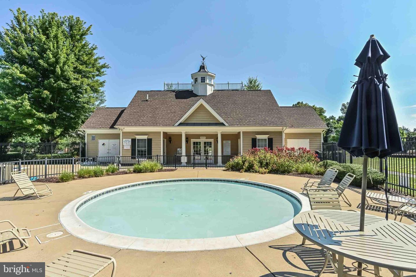 15251 ROYAL CREST DR #103, HAYMARKET, Virginia 20169, 2 Bedrooms Bedrooms, ,2 BathroomsBathrooms,Residential,For sale,15251 ROYAL CREST DR #103,VAPW2112500 MLS # VAPW2112500