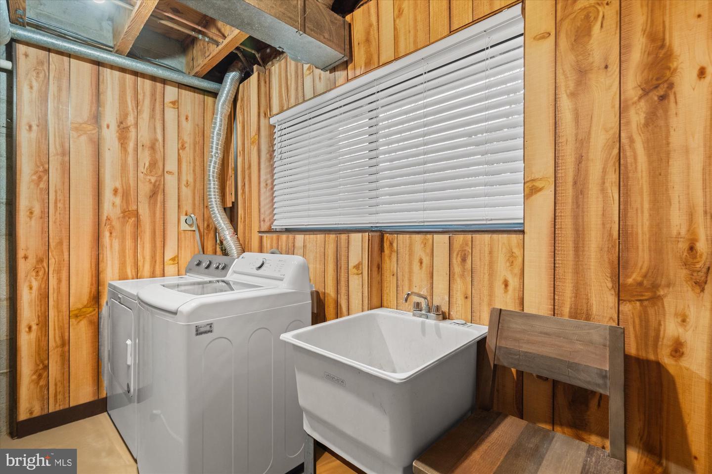 4712 DEER RUN CT, ALEXANDRIA, Virginia 22306, 4 Bedrooms Bedrooms, ,3 BathroomsBathrooms,Residential,For sale,4712 DEER RUN CT,VAFX2291312 MLS # VAFX2291312