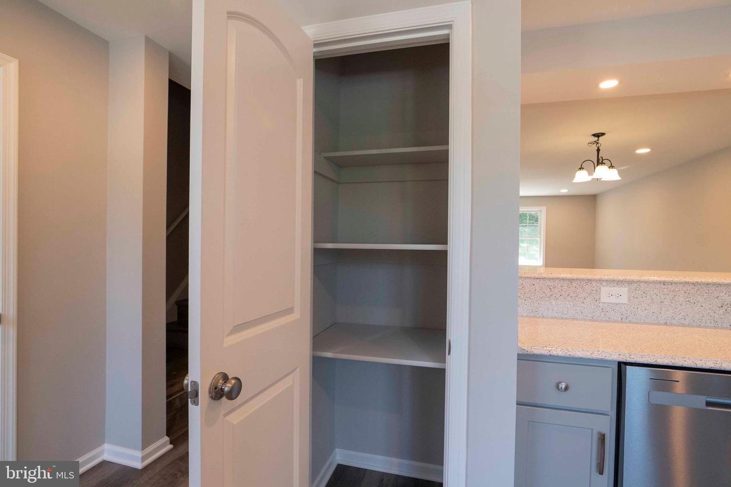 37 DUCK ST W, FRONT ROYAL, Virginia 22630, 3 Bedrooms Bedrooms, ,3 BathroomsBathrooms,Residential,For sale,37 DUCK ST W,VAWR2013430 MLS # VAWR2013430