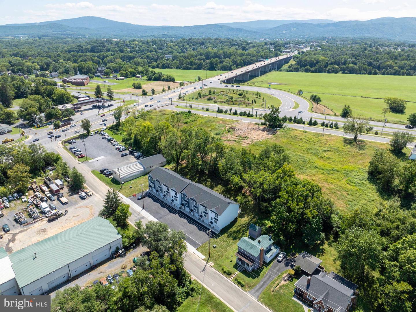 37 DUCK ST W, FRONT ROYAL, Virginia 22630, 3 Bedrooms Bedrooms, ,3 BathroomsBathrooms,Residential,For sale,37 DUCK ST W,VAWR2013430 MLS # VAWR2013430