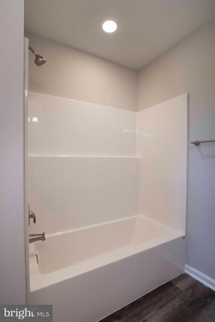 37 DUCK ST W, FRONT ROYAL, Virginia 22630, 3 Bedrooms Bedrooms, ,3 BathroomsBathrooms,Residential,For sale,37 DUCK ST W,VAWR2013430 MLS # VAWR2013430