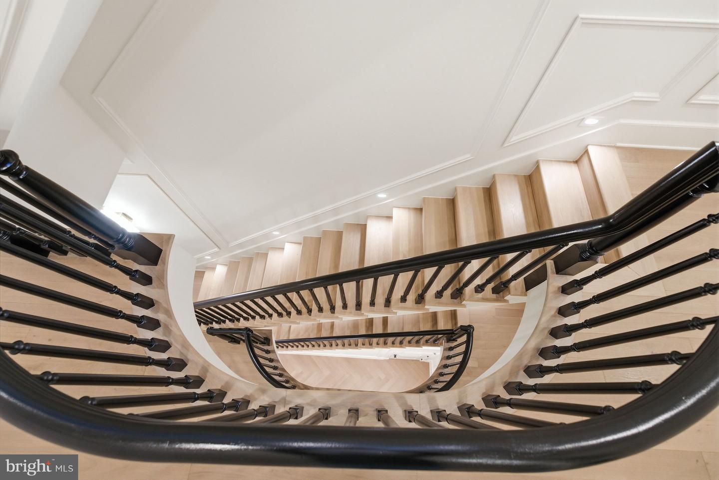 1816 BELMONT RD NW, WASHINGTON, District Of Columbia 20009, 6 Bedrooms Bedrooms, ,6 BathroomsBathrooms,Residential,For sale,1816 BELMONT RD NW,DCDC2246470 MLS # DCDC2246470