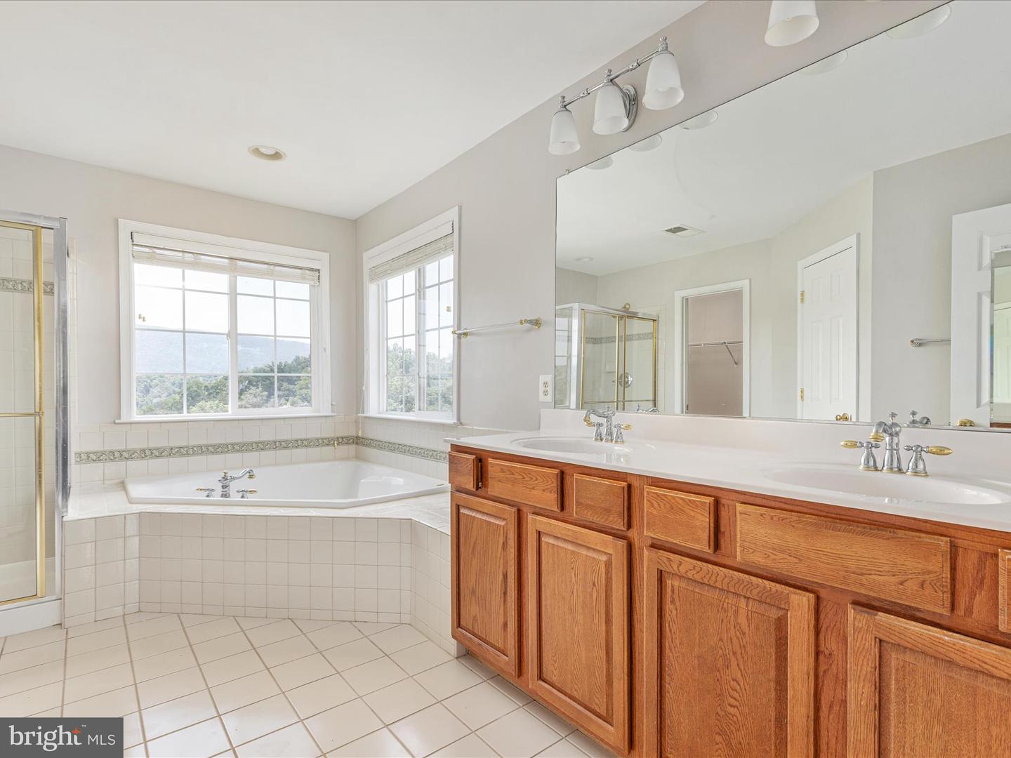 118 JENNY CT, STRASBURG, Virginia 22657, 5 Bedrooms Bedrooms, ,3 BathroomsBathrooms,Residential,For sale,118 JENNY CT,VASH2013598 MLS # VASH2013598