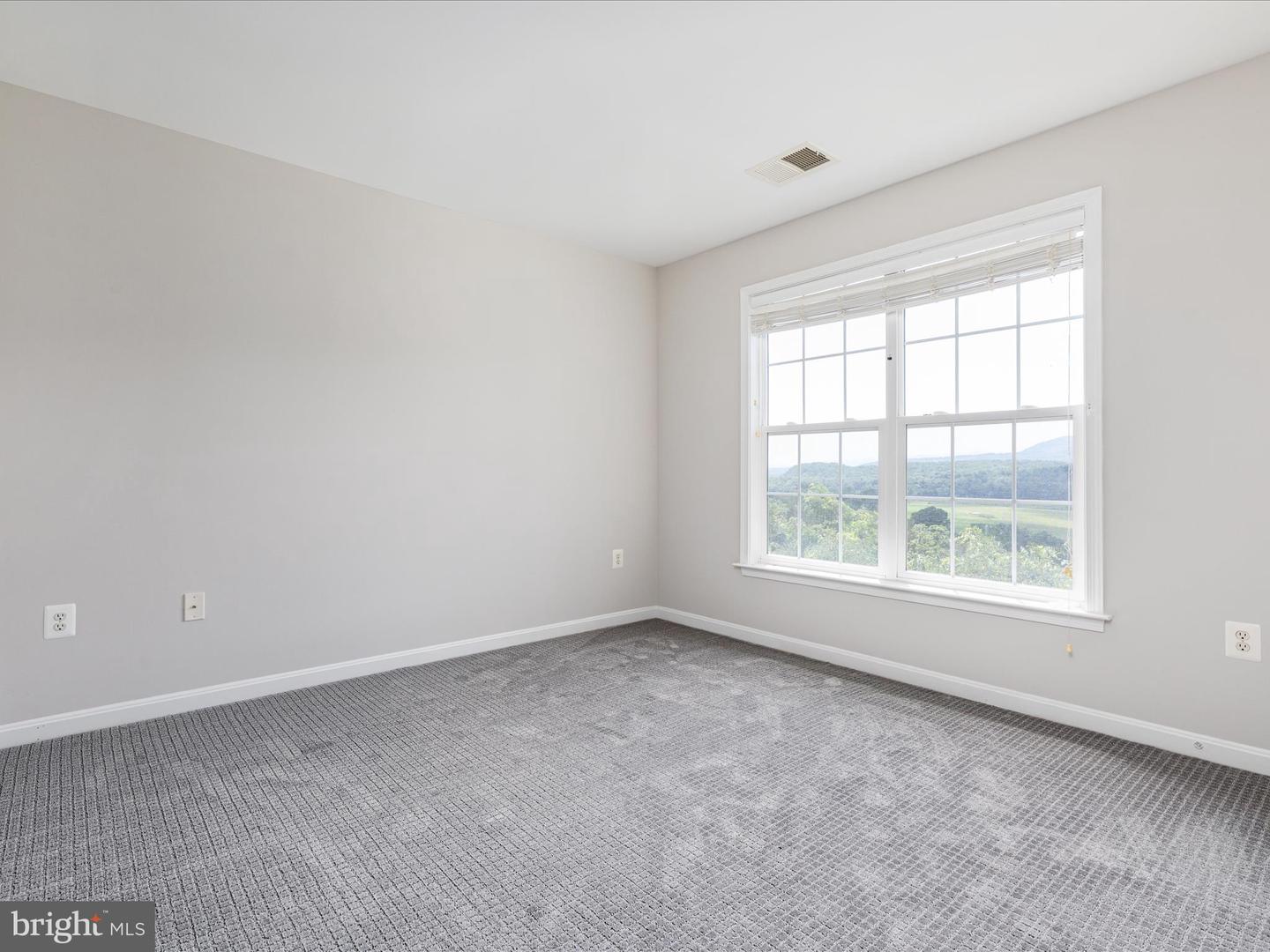 118 JENNY CT, STRASBURG, Virginia 22657, 5 Bedrooms Bedrooms, ,3 BathroomsBathrooms,Residential,For sale,118 JENNY CT,VASH2013598 MLS # VASH2013598