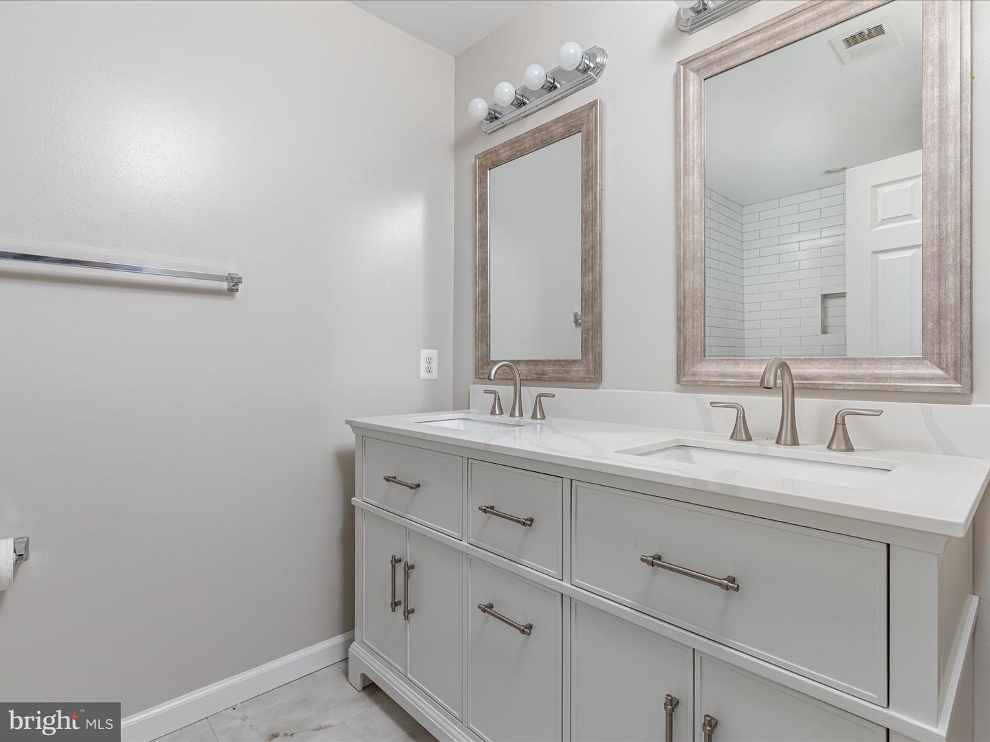 118 JENNY CT, STRASBURG, Virginia 22657, 5 Bedrooms Bedrooms, ,3 BathroomsBathrooms,Residential,For sale,118 JENNY CT,VASH2013598 MLS # VASH2013598