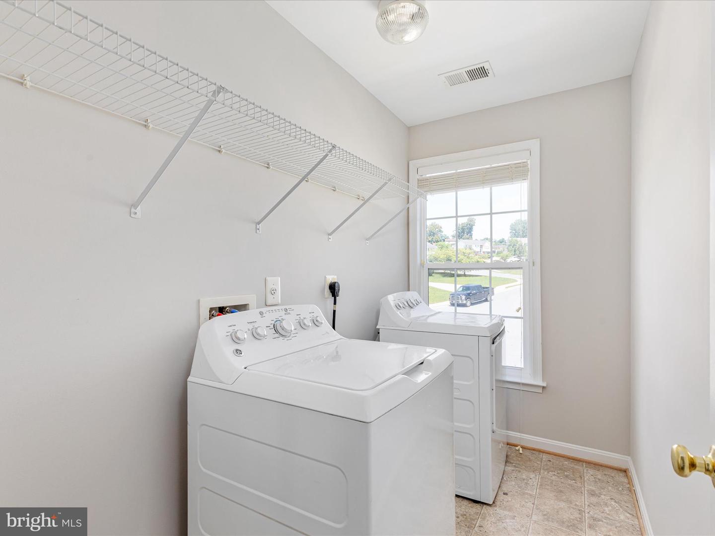 118 JENNY CT, STRASBURG, Virginia 22657, 5 Bedrooms Bedrooms, ,3 BathroomsBathrooms,Residential,For sale,118 JENNY CT,VASH2013598 MLS # VASH2013598