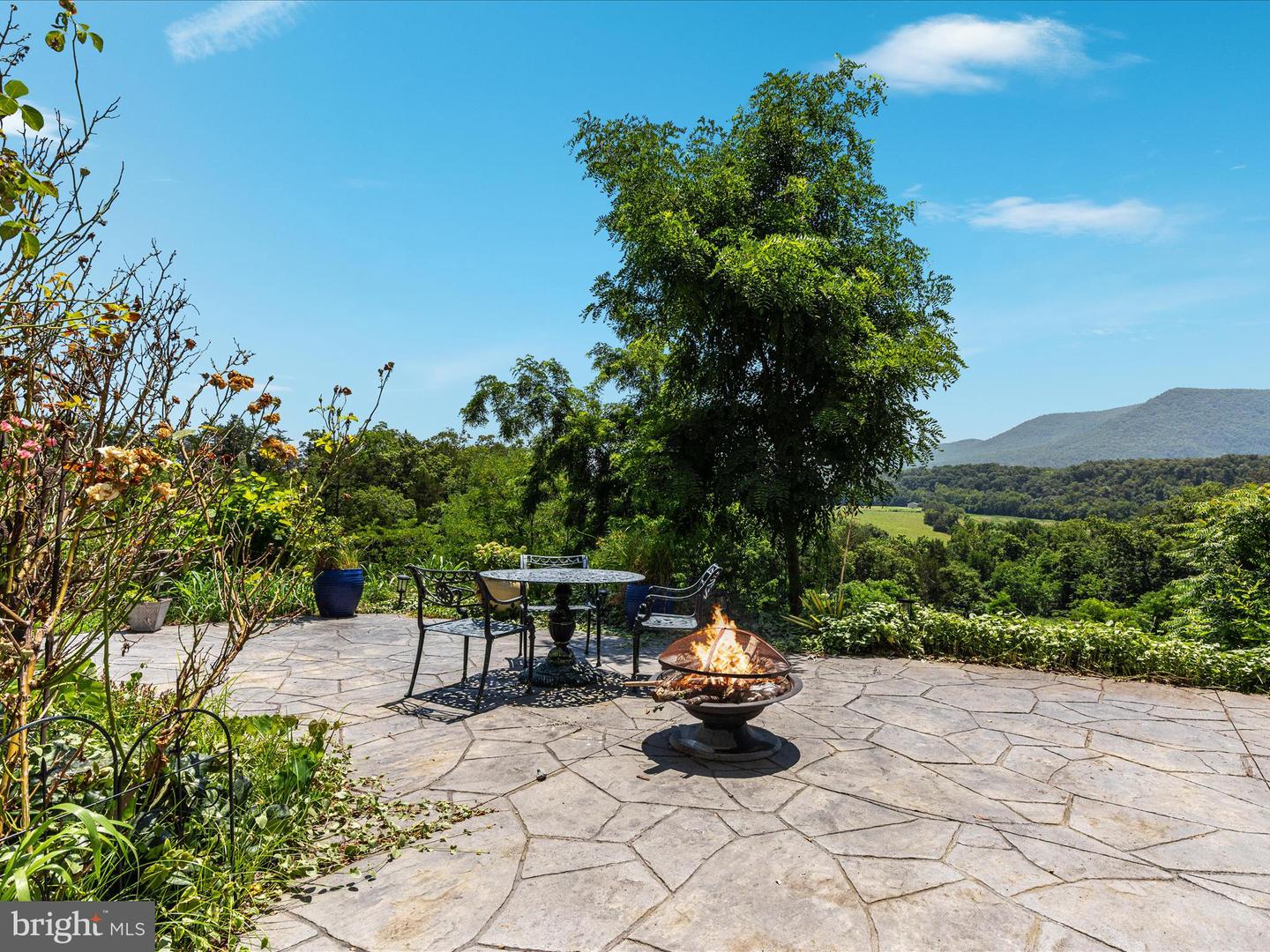 118 JENNY CT, STRASBURG, Virginia 22657, 5 Bedrooms Bedrooms, ,3 BathroomsBathrooms,Residential,For sale,118 JENNY CT,VASH2013598 MLS # VASH2013598