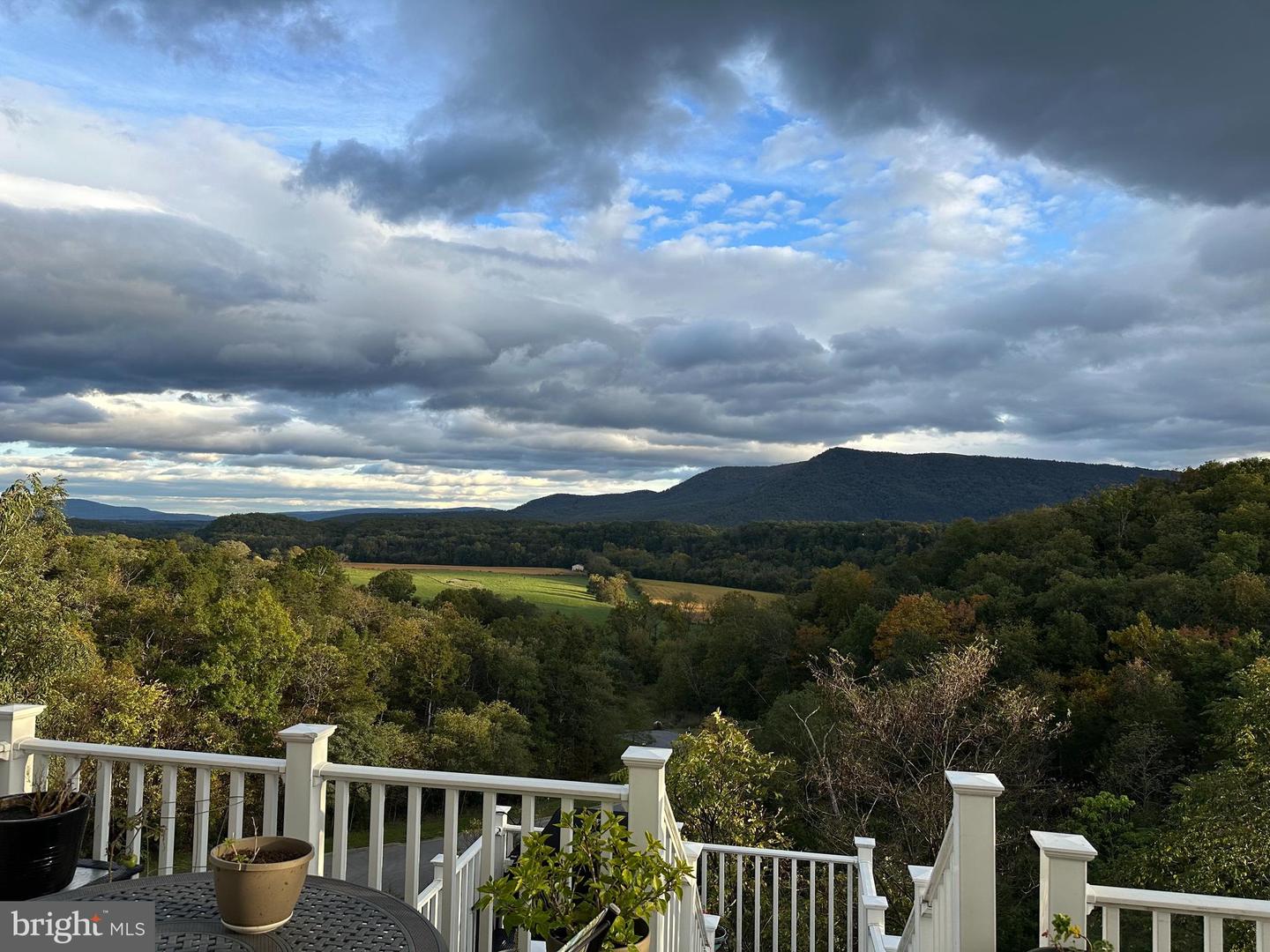 118 JENNY CT, STRASBURG, Virginia 22657, 5 Bedrooms Bedrooms, ,3 BathroomsBathrooms,Residential,For sale,118 JENNY CT,VASH2013598 MLS # VASH2013598