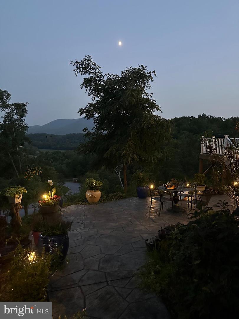 118 JENNY CT, STRASBURG, Virginia 22657, 5 Bedrooms Bedrooms, ,3 BathroomsBathrooms,Residential,For sale,118 JENNY CT,VASH2013598 MLS # VASH2013598