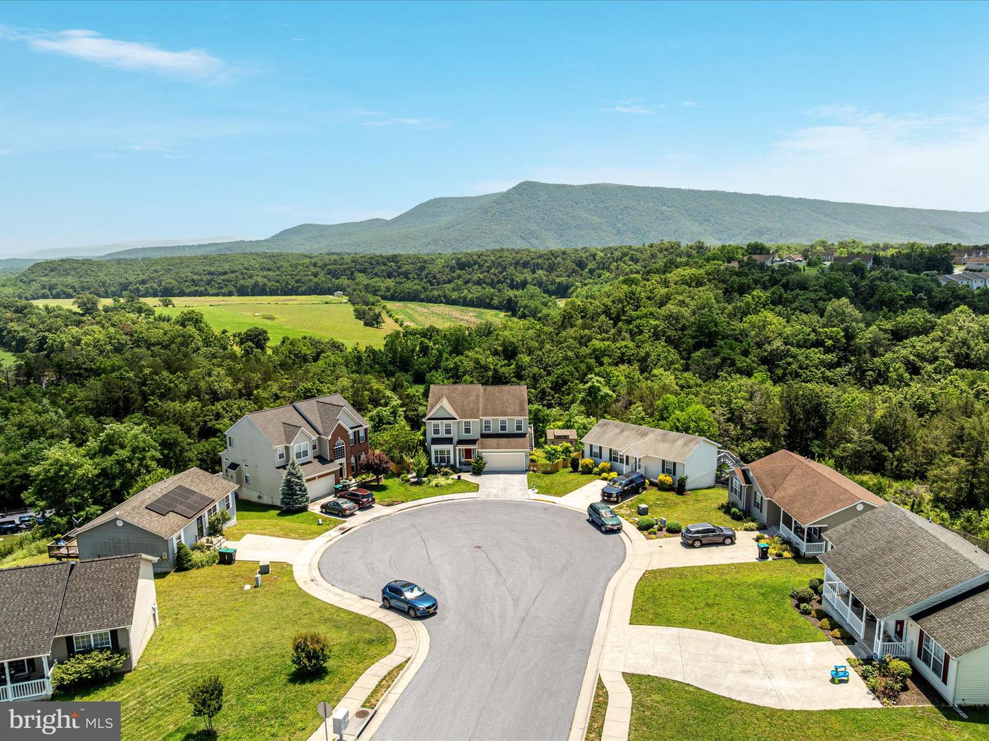 118 JENNY CT, STRASBURG, Virginia 22657, 5 Bedrooms Bedrooms, ,3 BathroomsBathrooms,Residential,For sale,118 JENNY CT,VASH2013598 MLS # VASH2013598