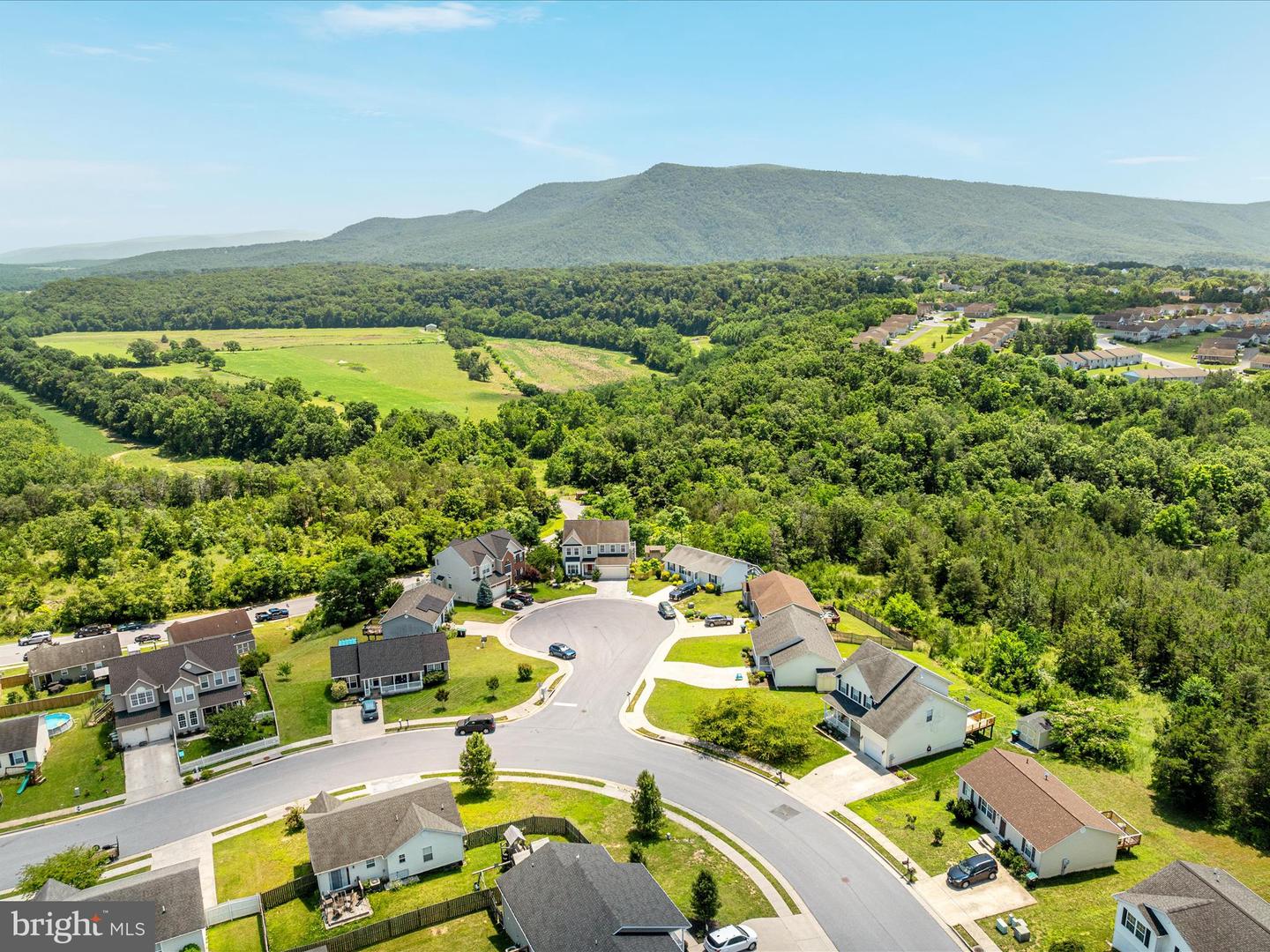 118 JENNY CT, STRASBURG, Virginia 22657, 5 Bedrooms Bedrooms, ,3 BathroomsBathrooms,Residential,For sale,118 JENNY CT,VASH2013598 MLS # VASH2013598