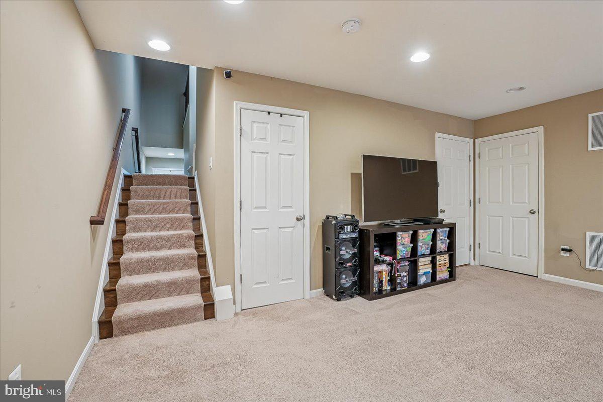 6804 BRYSON CIR, HAYMARKET, Virginia 20169, 3 Bedrooms Bedrooms, ,3 BathroomsBathrooms,Residential,For sale,6804 BRYSON CIR,VAPW2112608 MLS # VAPW2112608