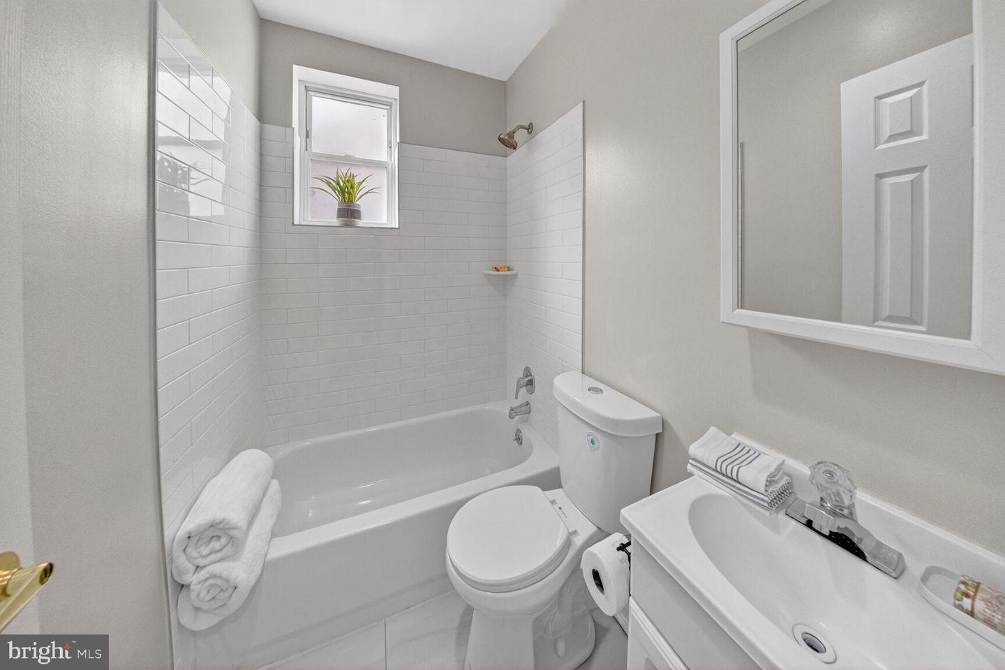 46 FLORIDA AVE NW, WASHINGTON, District Of Columbia 20001, 5 Bedrooms Bedrooms, ,3 BathroomsBathrooms,Residential,For sale,46 FLORIDA AVE NW,DCDC2246504 MLS # DCDC2246504