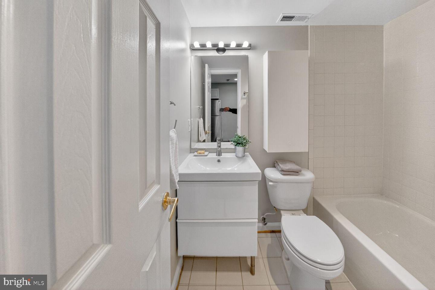 46 FLORIDA AVE NW, WASHINGTON, District Of Columbia 20001, 5 Bedrooms Bedrooms, ,3 BathroomsBathrooms,Residential,For sale,46 FLORIDA AVE NW,DCDC2246504 MLS # DCDC2246504