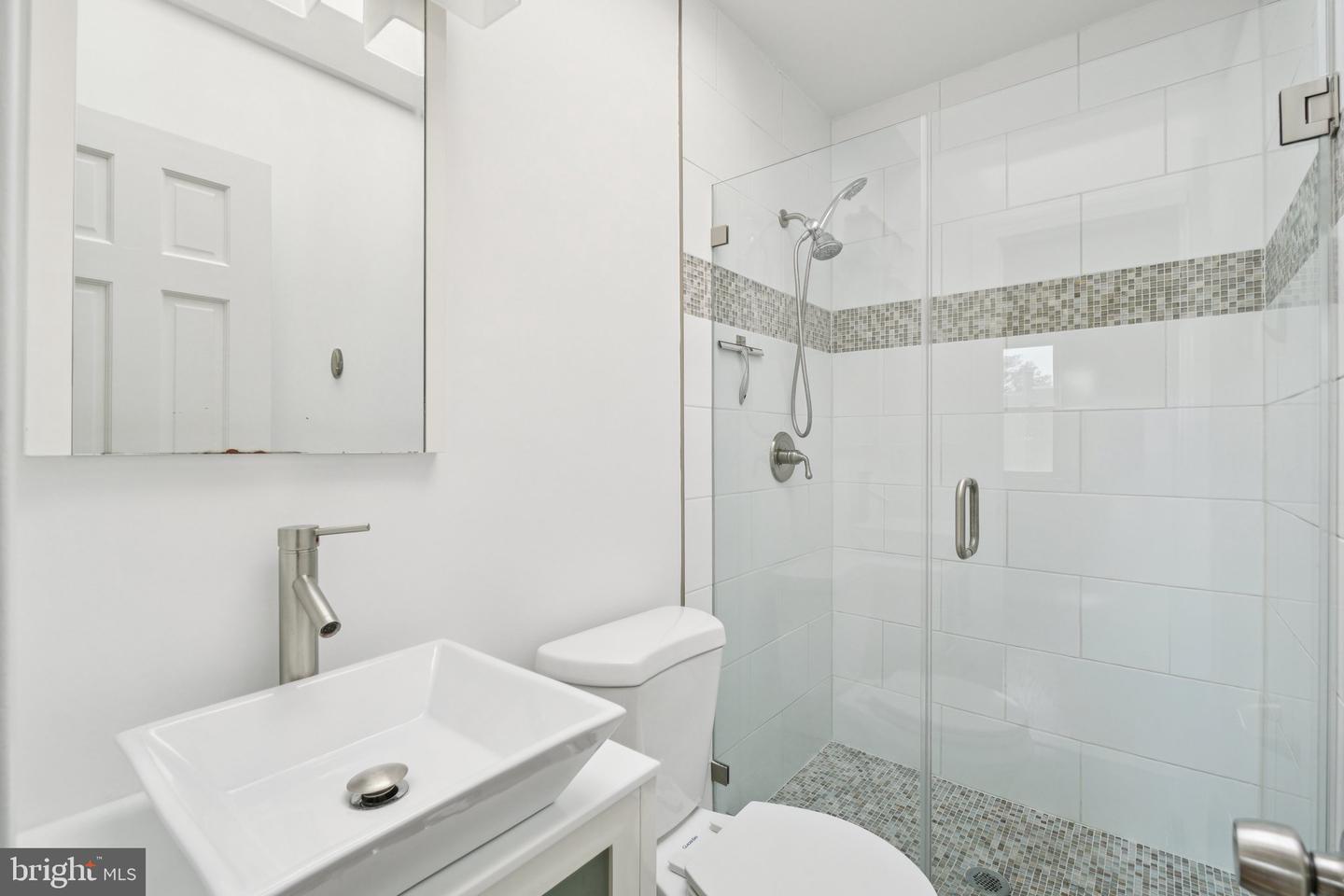 624 19TH ST NE, WASHINGTON, District Of Columbia 20002, 3 Bedrooms Bedrooms, ,2 BathroomsBathrooms,Residential,For sale,624 19TH ST NE,DCDC2246554 MLS # DCDC2246554