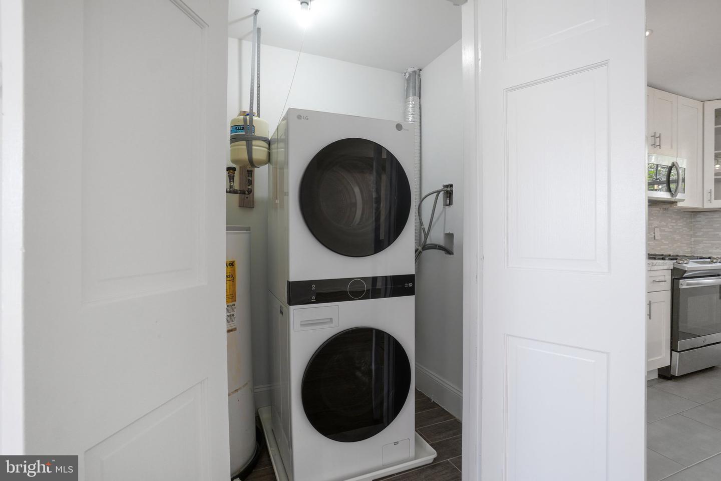 624 19TH ST NE, WASHINGTON, District Of Columbia 20002, 3 Bedrooms Bedrooms, ,2 BathroomsBathrooms,Residential,For sale,624 19TH ST NE,DCDC2246554 MLS # DCDC2246554