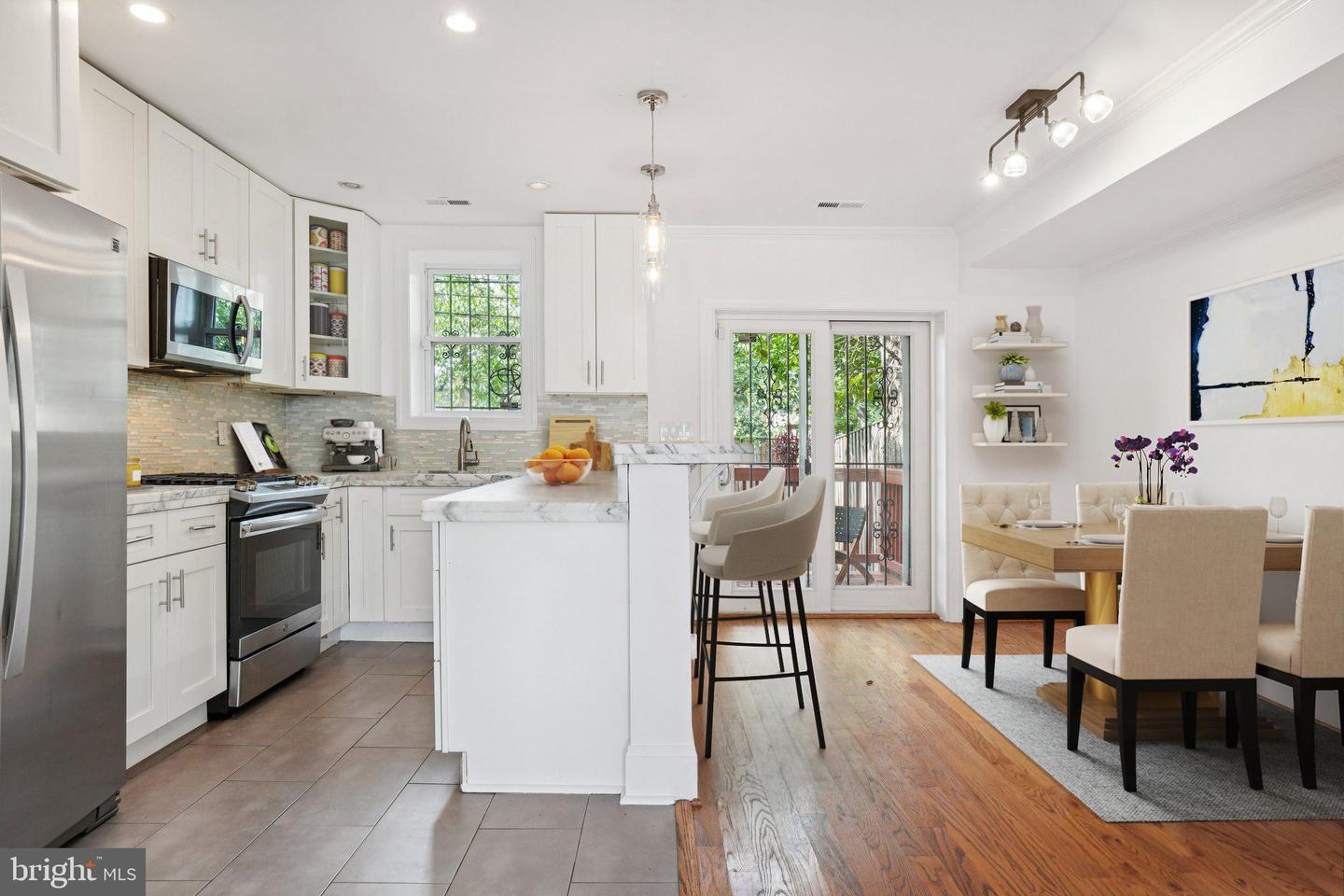 624 19TH ST NE, WASHINGTON, District Of Columbia 20002, 3 Bedrooms Bedrooms, ,2 BathroomsBathrooms,Residential,For sale,624 19TH ST NE,DCDC2246554 MLS # DCDC2246554