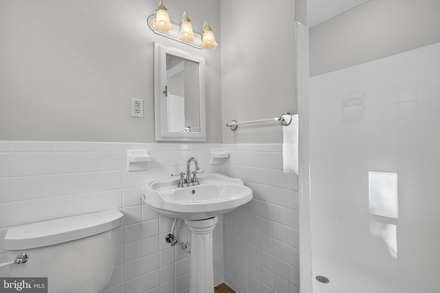 6741 MAXWELL AVE, WARRENTON, Virginia 20187, 3 Bedrooms Bedrooms, ,2 BathroomsBathrooms,Residential,For sale,6741 MAXWELL AVE,VAFQ2020596 MLS # VAFQ2020596