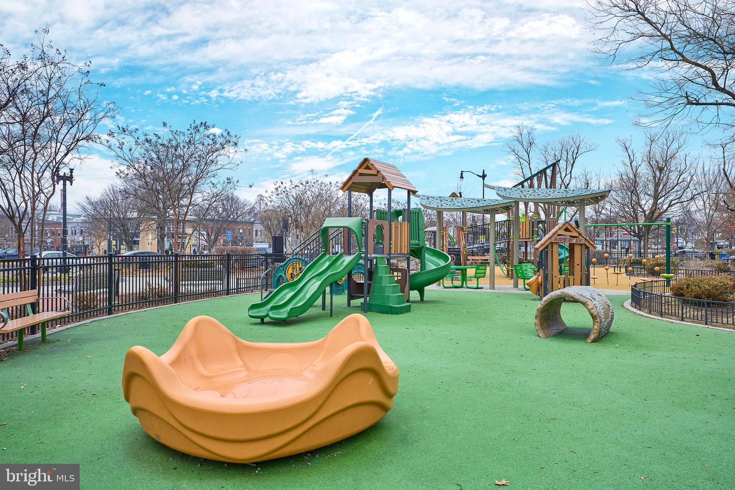 1020 PENNSYLVANIA AVE SE #504, WASHINGTON, District Of Columbia 20003, 2 Bedrooms Bedrooms, ,1 BathroomBathrooms,Residential,For sale,1020 PENNSYLVANIA AVE SE #504,DCDC2246636 MLS # DCDC2246636 1020 PENNSYLVANIA AVE SE #504, WASHINGTON, District Of Columbia 20003, 2 Bedrooms Bedrooms, ,1 BathroomBathrooms,Residential,For sale,1020 PENNSYLVANIA AVE SE #504,DCDC2246636 MLS # DCDC2246636