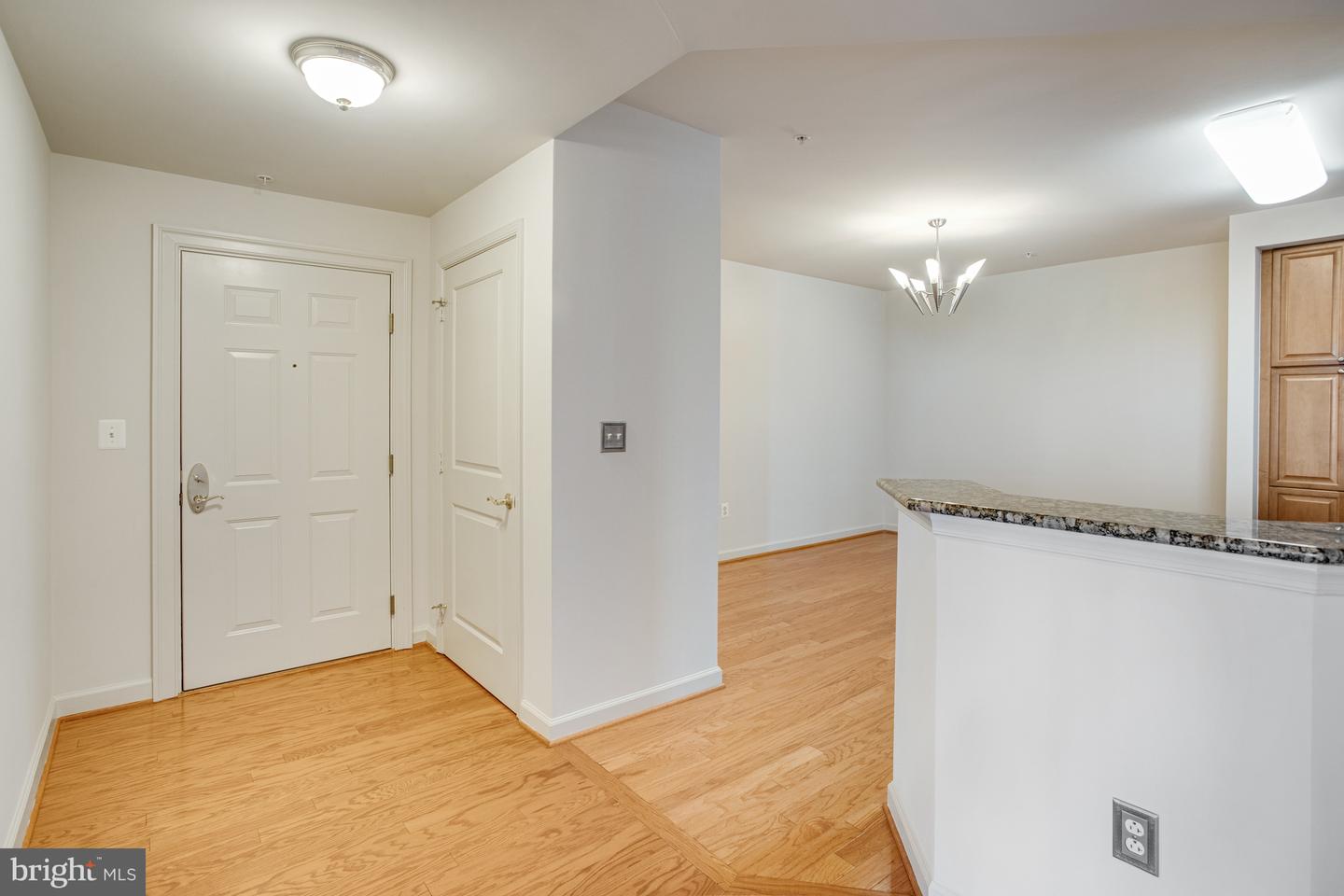 485 HARBOR SIDE ST #813, WOODBRIDGE, Virginia 22191, 2 Bedrooms Bedrooms, ,2 BathroomsBathrooms,Residential,For sale,485 HARBOR SIDE ST #813,VAPW2112712 MLS # VAPW2112712