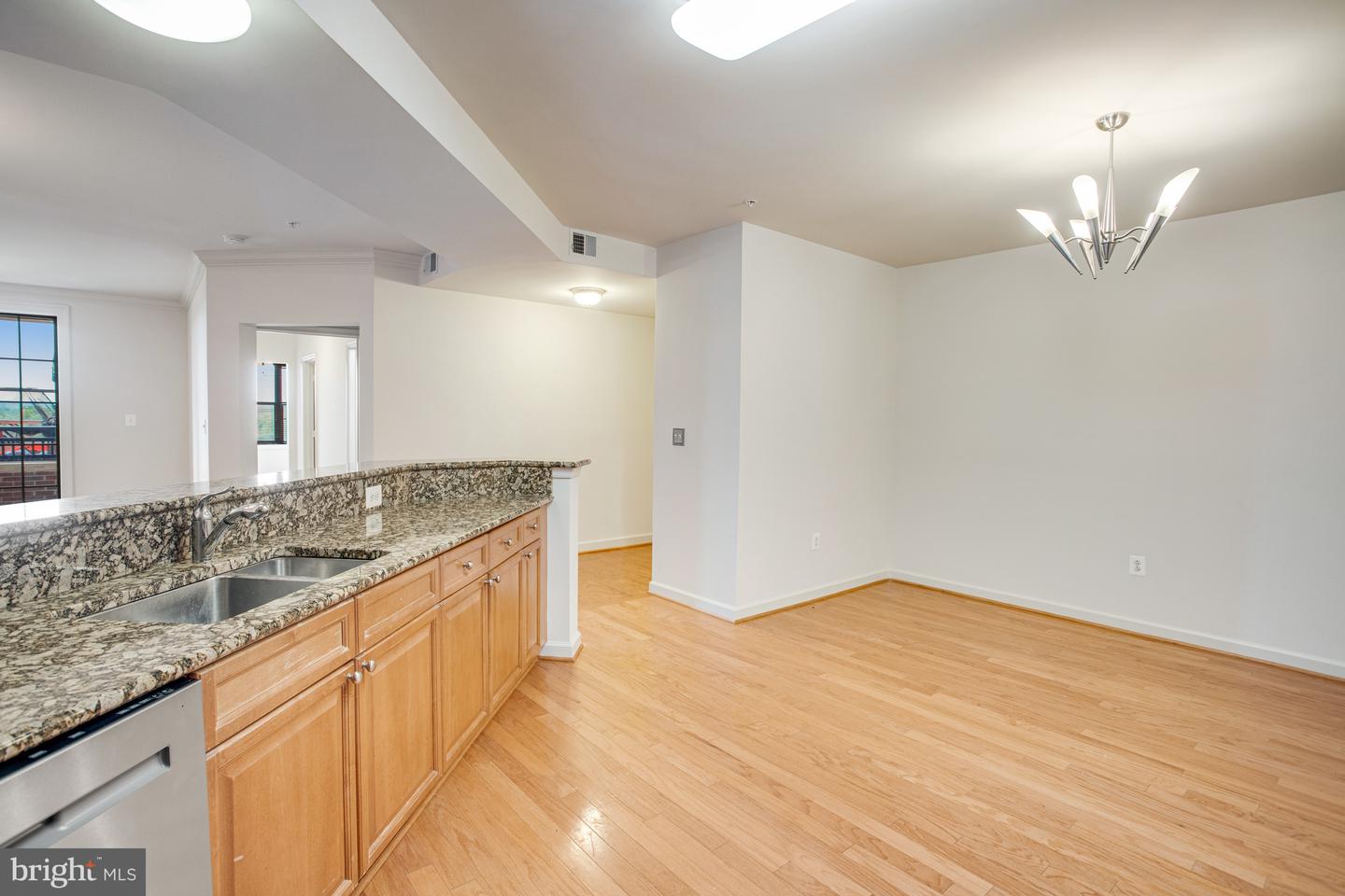 485 HARBOR SIDE ST #813, WOODBRIDGE, Virginia 22191, 2 Bedrooms Bedrooms, ,2 BathroomsBathrooms,Residential,For sale,485 HARBOR SIDE ST #813,VAPW2112712 MLS # VAPW2112712