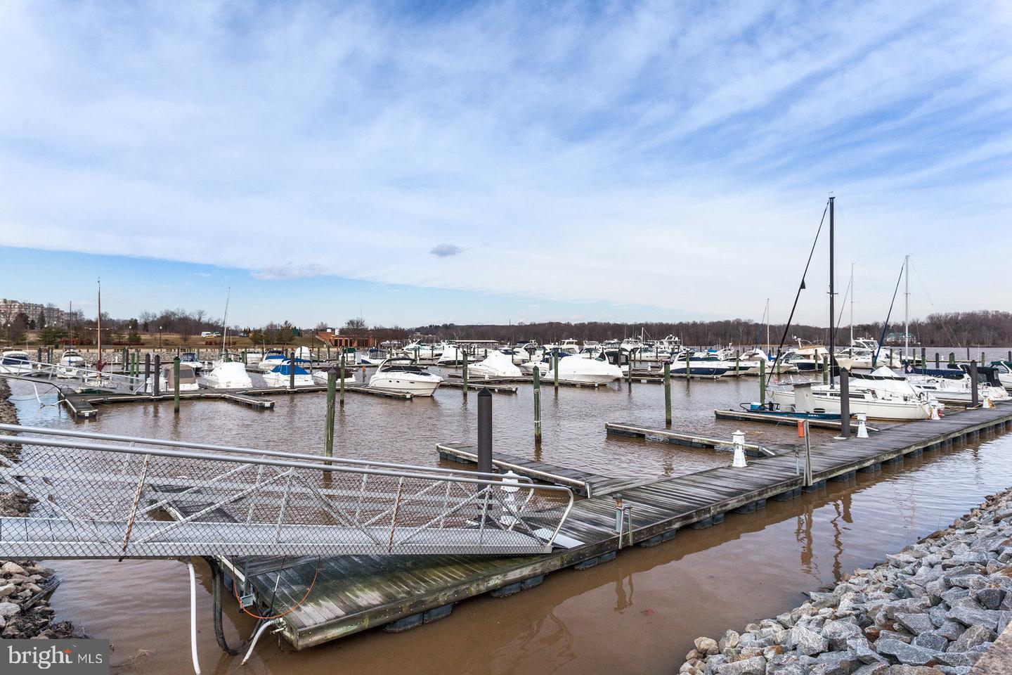 485 HARBOR SIDE ST #813, WOODBRIDGE, Virginia 22191, 2 Bedrooms Bedrooms, ,2 BathroomsBathrooms,Residential,For sale,485 HARBOR SIDE ST #813,VAPW2112712 MLS # VAPW2112712