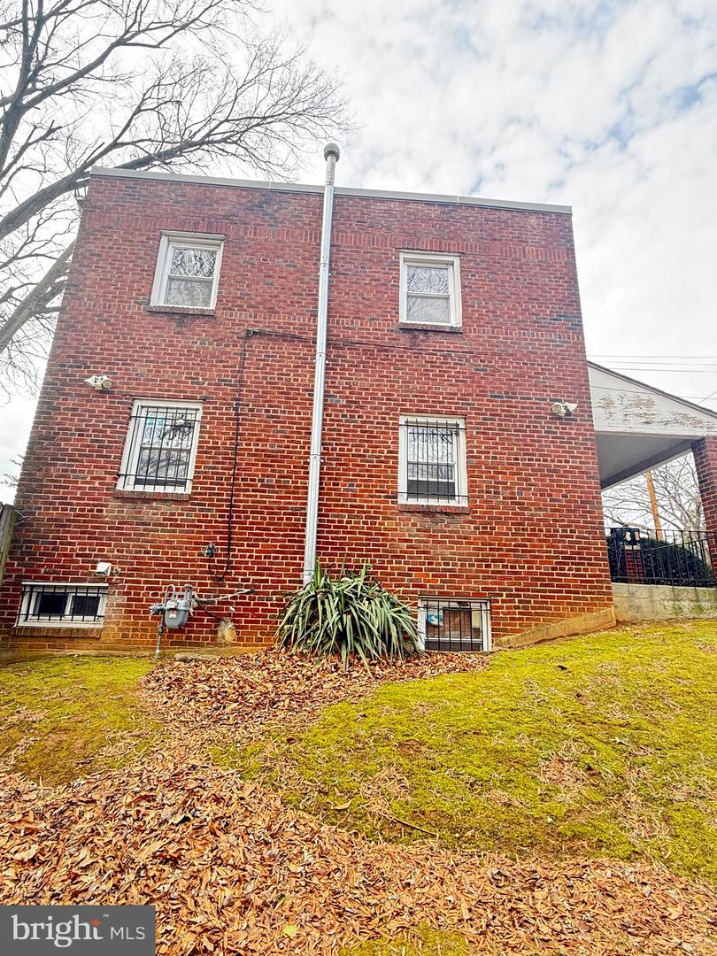 3321 18TH PL SE, WASHINGTON, District Of Columbia 20020, 2 Bedrooms Bedrooms, ,2 BathroomsBathrooms,Residential,For sale,3321 18TH PL SE,DCDC2246688 MLS # DCDC2246688