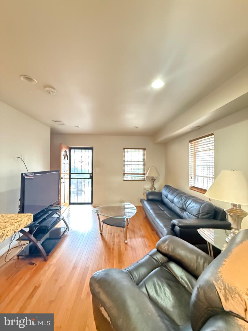 3321 18TH PL SE, WASHINGTON, District Of Columbia 20020, 2 Bedrooms Bedrooms, ,2 BathroomsBathrooms,Residential,For sale,3321 18TH PL SE,DCDC2246688 MLS # DCDC2246688