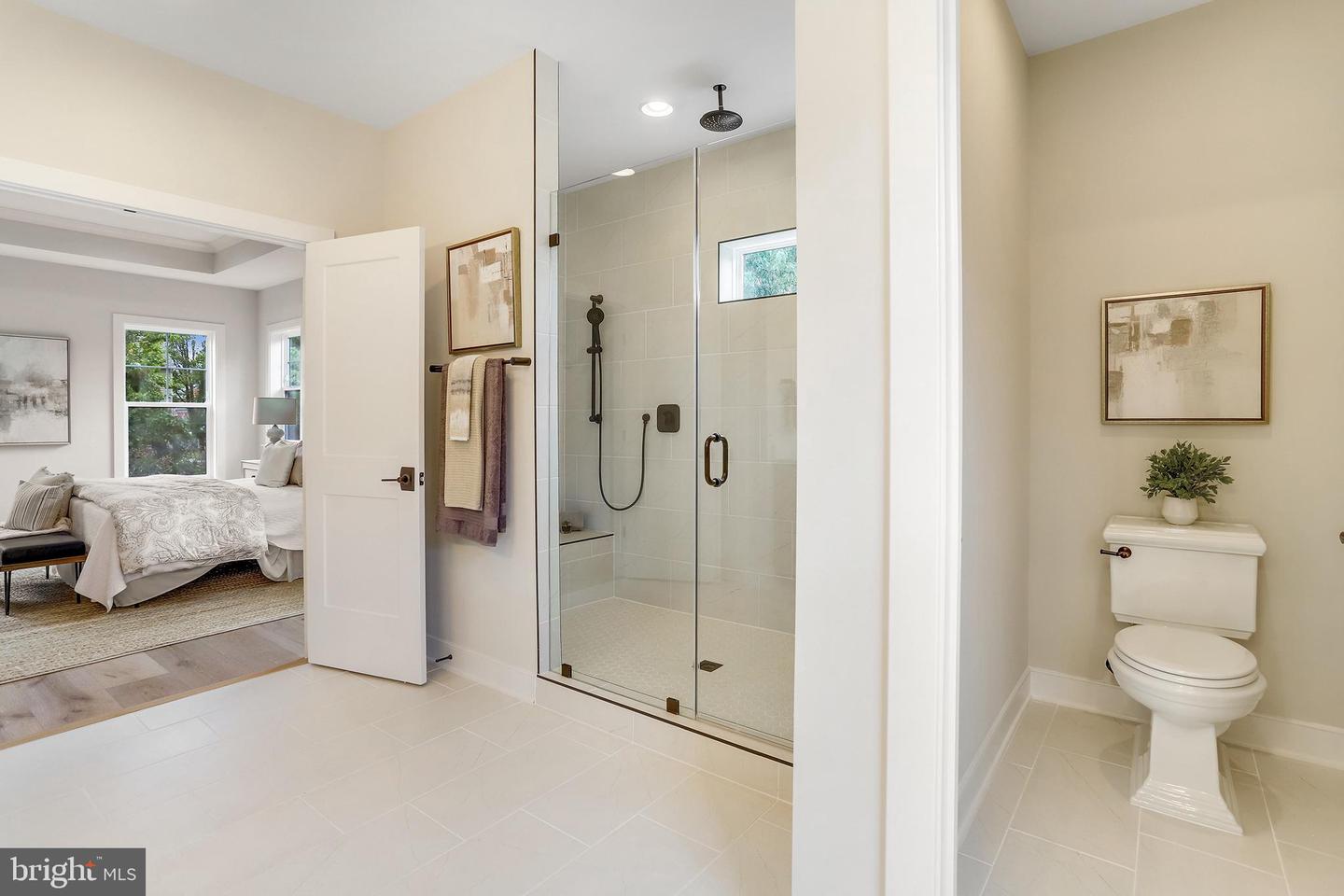 5815 2ND ST S, ARLINGTON, Virginia 22204, 5 Bedrooms Bedrooms, ,4 BathroomsBathrooms,Residential,For sale,5815 2ND ST S,VAAR2069036 MLS # VAAR2069036