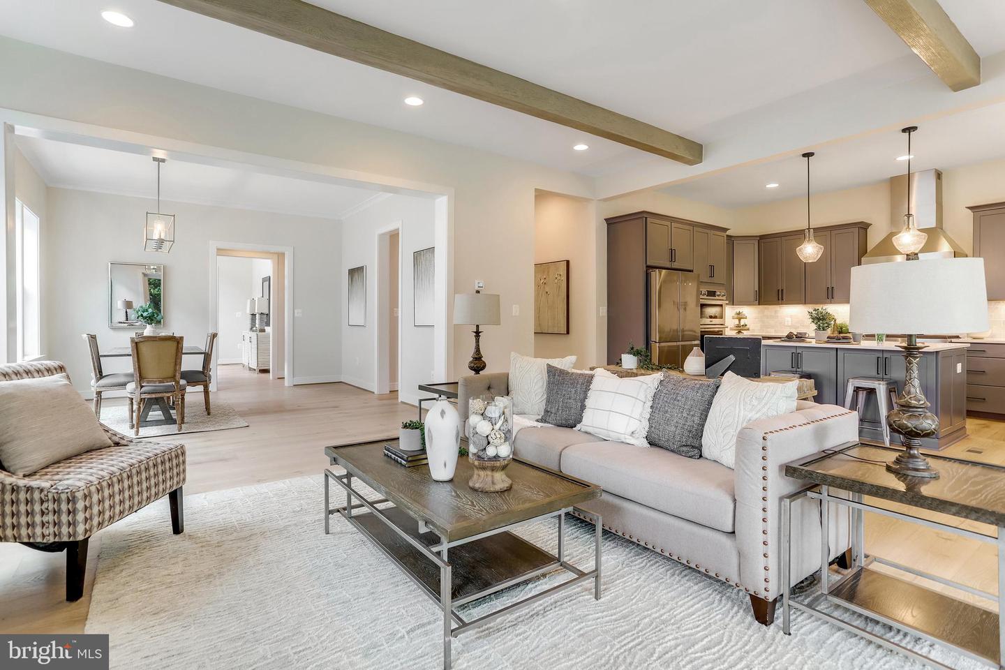 5815 2ND ST S, ARLINGTON, Virginia 22204, 5 Bedrooms Bedrooms, ,4 BathroomsBathrooms,Residential,For sale,5815 2ND ST S,VAAR2069036 MLS # VAAR2069036