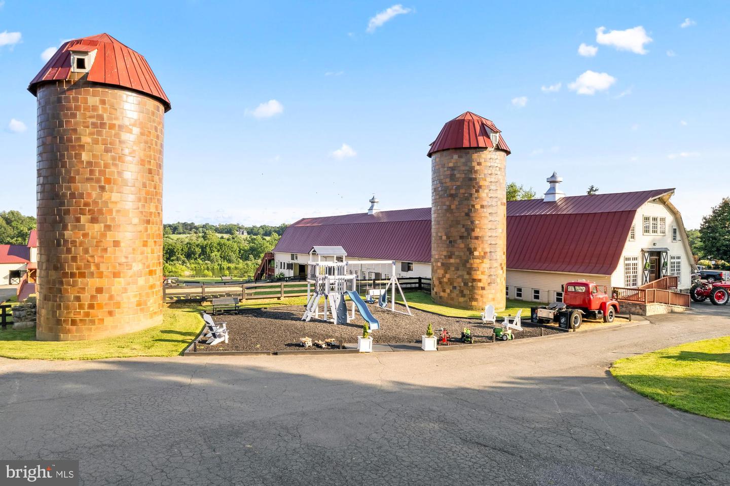 15164 BERLIN TPKE, PURCELLVILLE, Virginia 20132, 6 Bedrooms Bedrooms, 23 Rooms Rooms,4 BathroomsBathrooms,Residential,For sale,15164 BERLIN TPKE,VALO2116182 MLS # VALO2116182