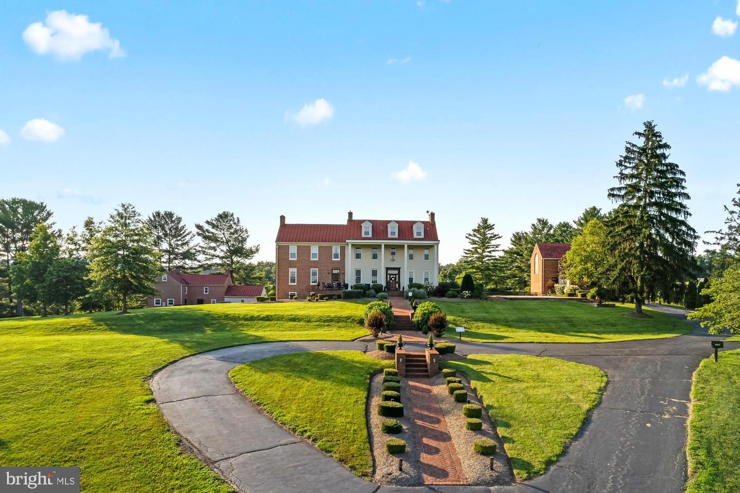 15164 BERLIN TPKE, PURCELLVILLE, Virginia 20132, 6 Bedrooms Bedrooms, 23 Rooms Rooms,4 BathroomsBathrooms,Residential,For sale,15164 BERLIN TPKE,VALO2116182 MLS # VALO2116182