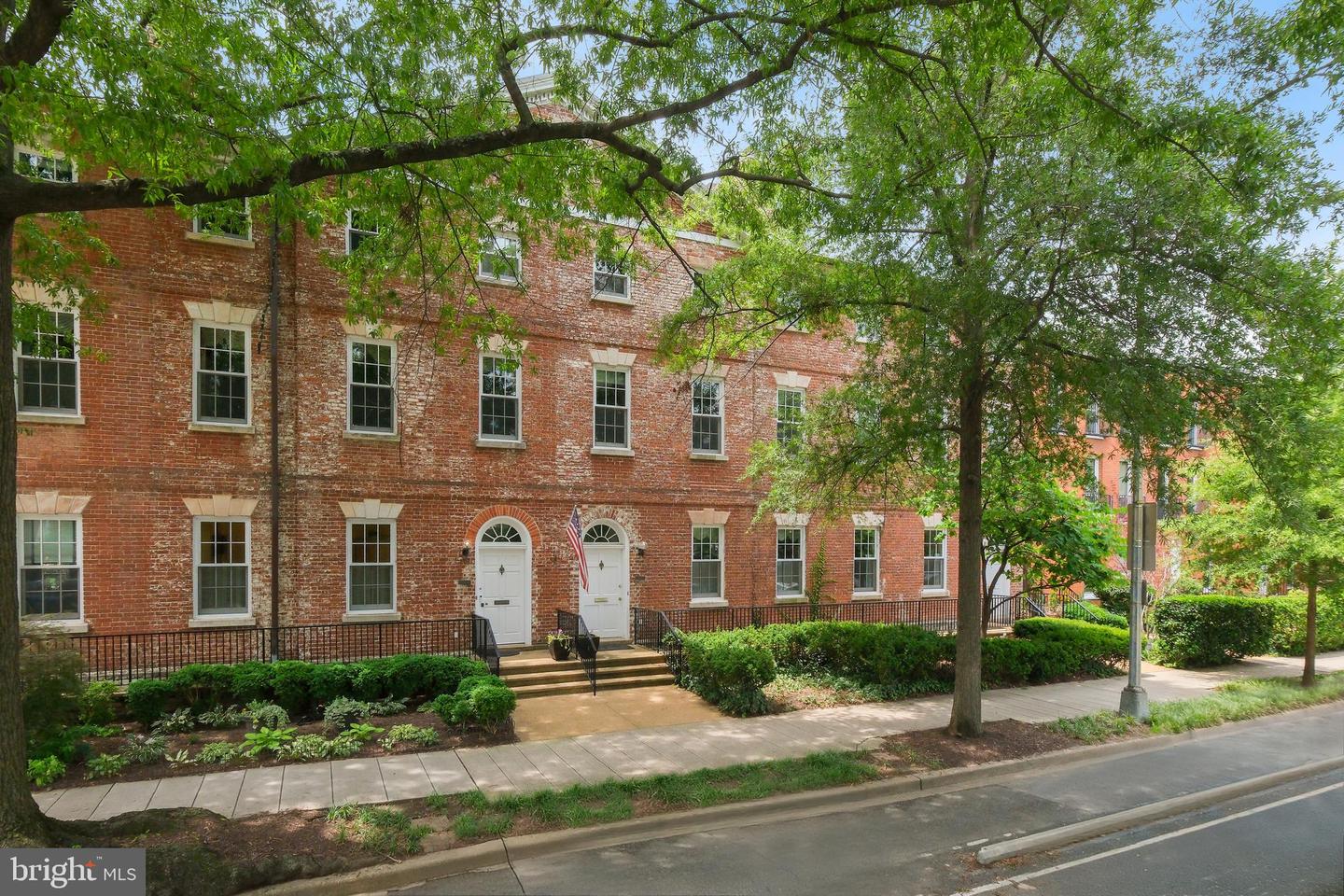 1317 4TH ST SW, WASHINGTON, District Of Columbia 20024, 4 Bedrooms Bedrooms, ,4 BathroomsBathrooms,Residential,For sale,1317 4TH ST SW,DCDC2246726 MLS # DCDC2246726