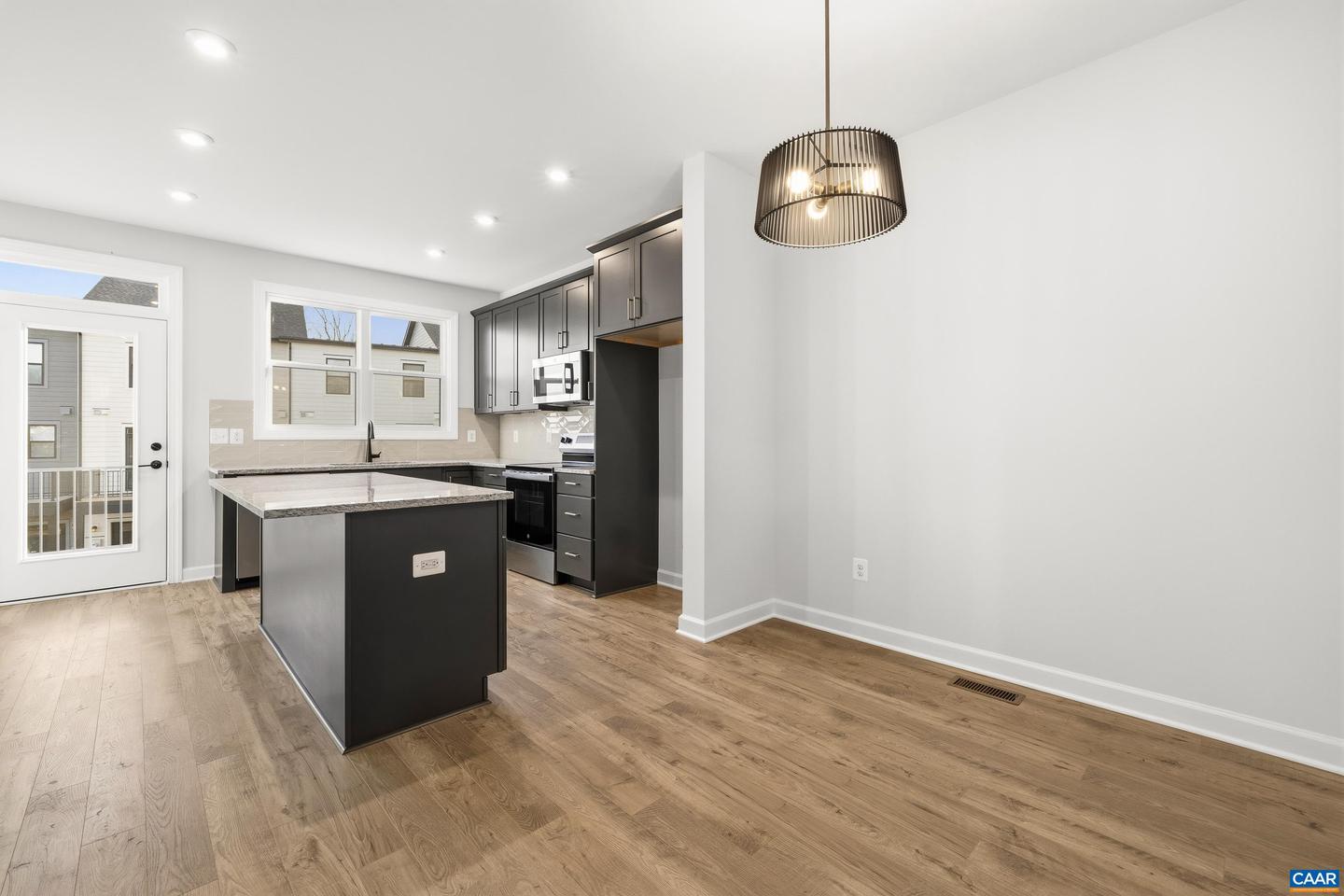 19C WARDELL CREST, CHARLOTTESVILLE, Virginia 22902, 2 Bedrooms Bedrooms, ,2 BathroomsBathrooms,Residential,For sale,19C WARDELL CREST,673392 MLS # 673392